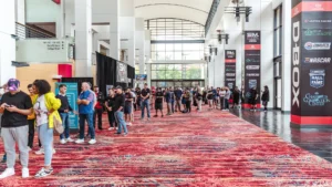 Be early at SimRacing Expo USA, there are queues!